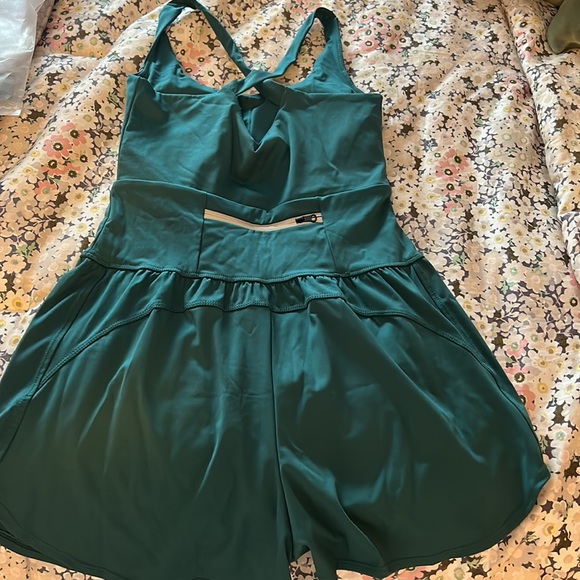 Green exercise/workout romper with cutout in the front. Pocket in the back! - Picture 6 of 6